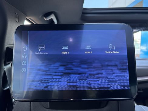 New 2026 Chevrolet Suburban Premier AWD/4WD image 18