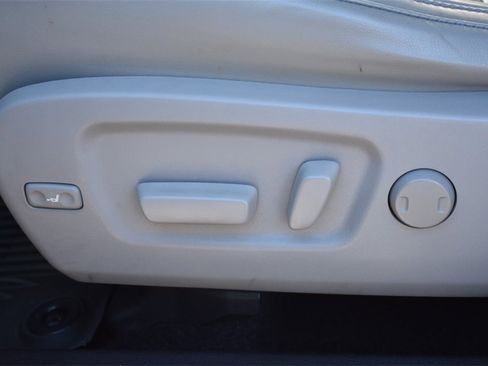 Used 2017 Toyota Highlander XLE image 26