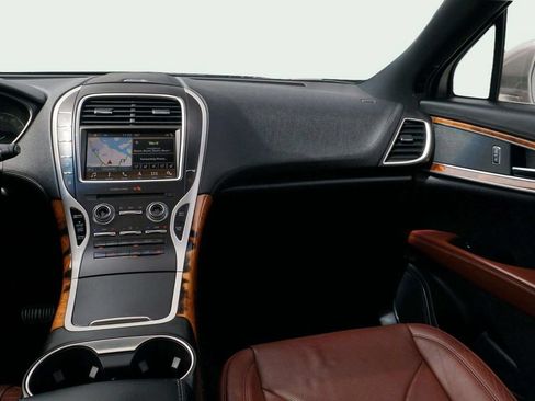 Used 2017 Lincoln MKX Reserve w/ Driver Assistance Package AWD/4WD image 24