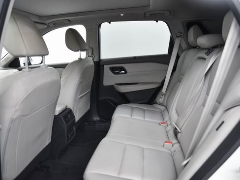 Used 2023 Nissan Rogue SL w/ SL Premium Package image 12