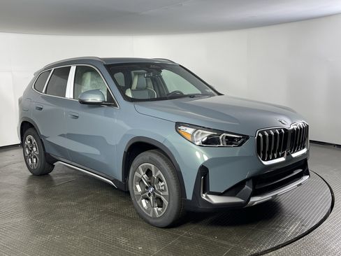 New 2026 BMW X1 xDrive28i w/ Technology Package image 3