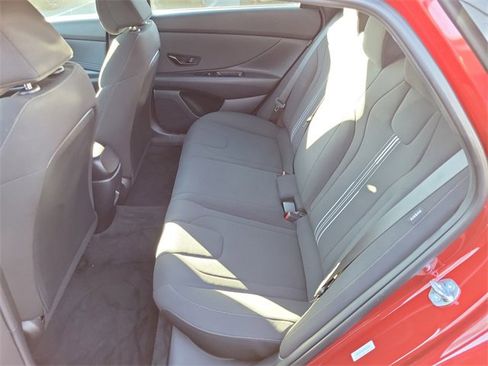 Used 2025 Hyundai Elantra Sport image 20