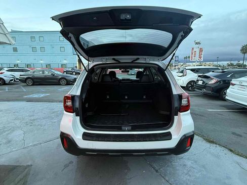 Used 2018 Subaru Outback 2.5i Limited image 18