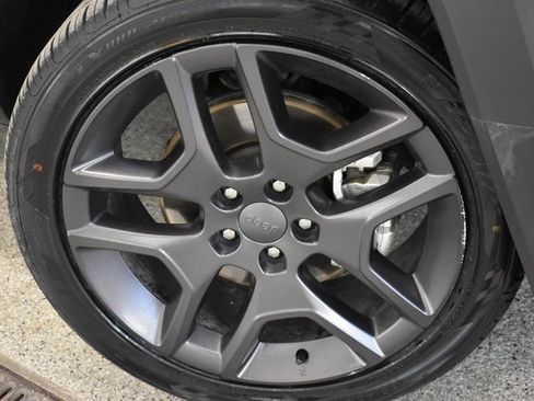 Used 2021 Jeep Renegade Latitude w/ Sun & Sound Group image 14