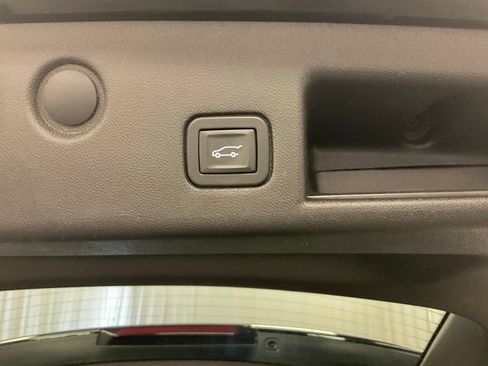 Used 2018 Chevrolet Equinox LT AWD/4WD image 37