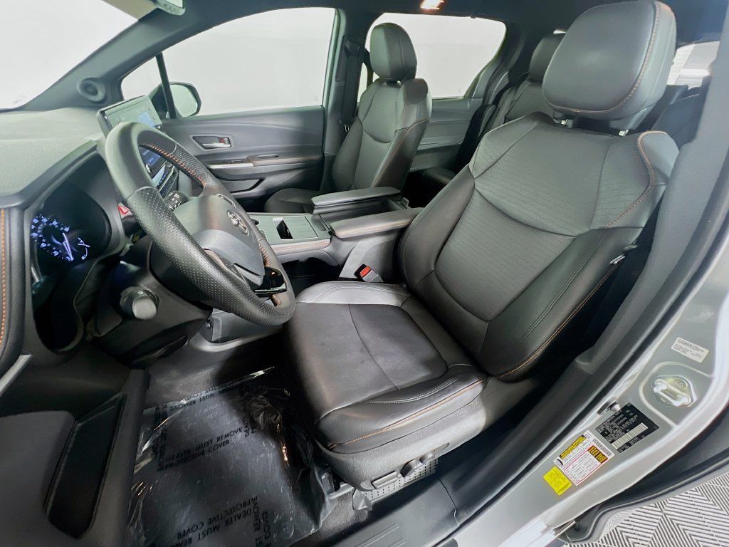Used 2023 Toyota Sienna XSE w/ XSE Plus Package AWD/4WD image 21