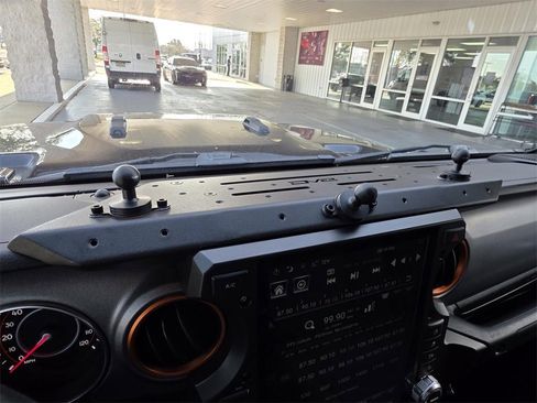 Used 2021 Jeep Gladiator Mojave image 13