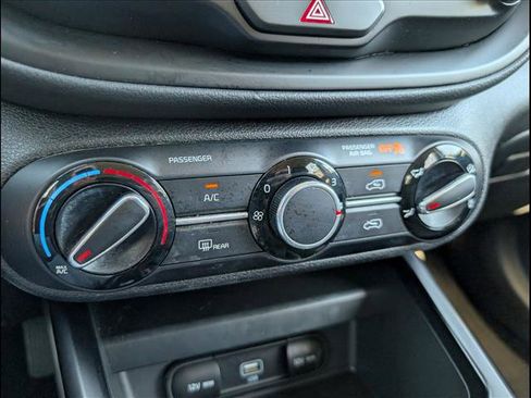 Used 2020 Kia Soul LX image 12