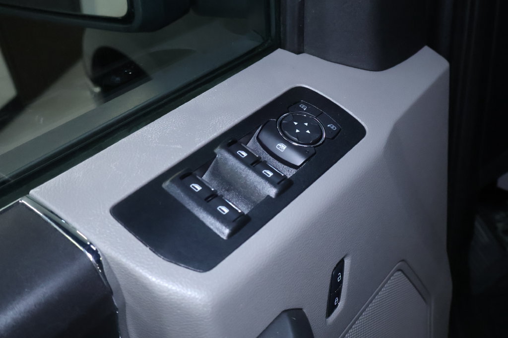 Used 2018 Ford F150 XLT AWD/4WD image 13