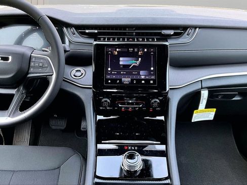 New 2026 Jeep Grand Cherokee Laredo RWD image 12
