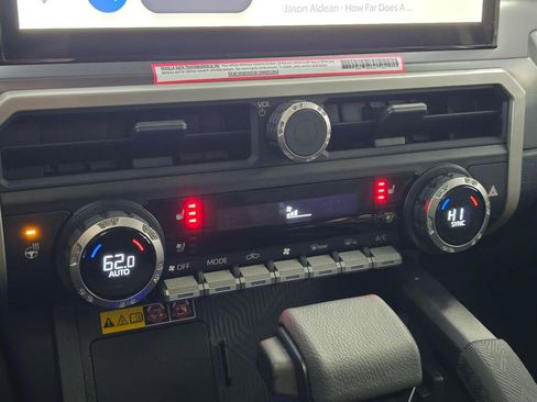 Used 2024 Toyota Tacoma TRD Off-Road w/ TRD Off Road Premium Package image 32