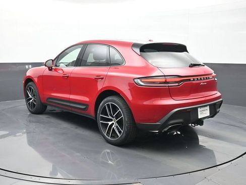 Certified 2023 Porsche Macan AWD/4WD image 3