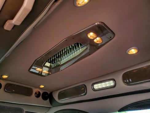 Used 2015 GMC Savana 2500 image 27