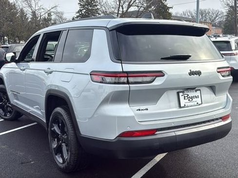 New 2026 Jeep Grand Cherokee L Limited w/ Limited Altitude Package AWD/4WD image 4