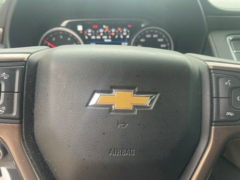 Used 2021 Chevrolet Suburban High Country RWD image 21