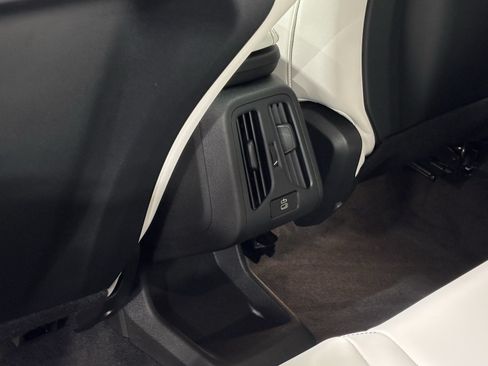 New 2027 BMW X1 xDrive28i AWD/4WD image 30