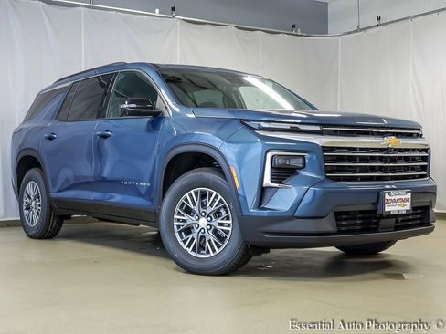 New 2026 Chevrolet Traverse LT w/ Driver Confidence Package image 2