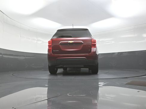Used 2017 Chevrolet Equinox LT FWD image 10