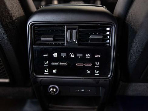 Used 2024 Porsche Cayenne Turbo GT AWD/4WD image 35