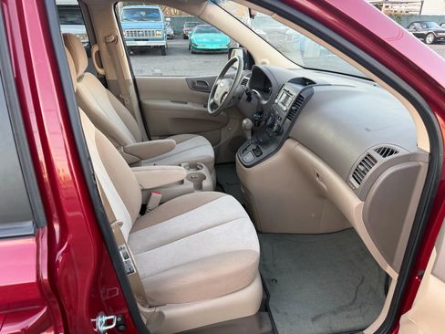 Used 2012 Kia Sedona LX image 28