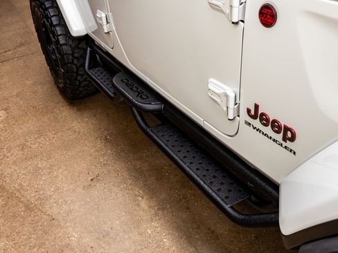 Used 2024 Jeep Wrangler Unlimited Rubicon image 13