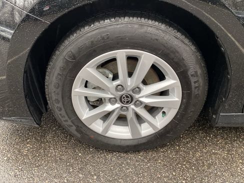 Used 2025 Toyota Camry LE image 19