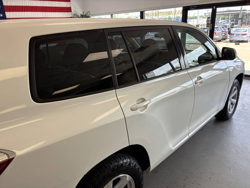 Used 2008 Toyota Highlander 2WD w/ Cold Weather Pkg image 12