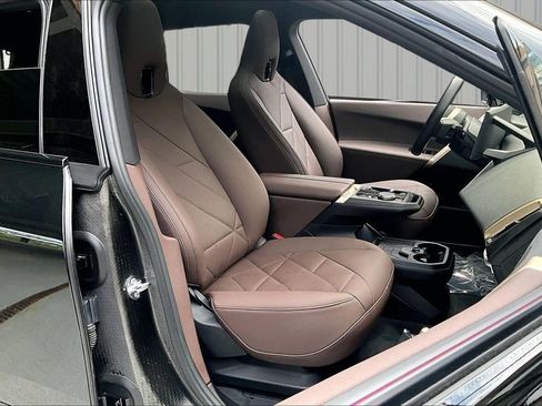 Used 2025 BMW iX xDrive50 w/ Convenience Package AWD/4WD image 29