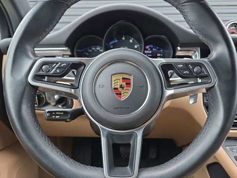 Certified 2021 Porsche Macan AWD/4WD image 9