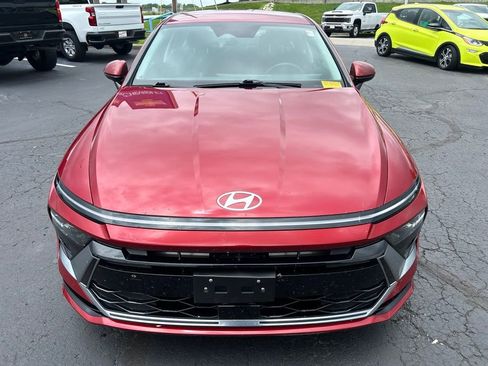 Used 2025 Hyundai Sonata SEL FWD image 2