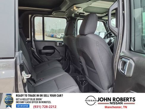 Used 2023 Jeep Gladiator Sport image 18