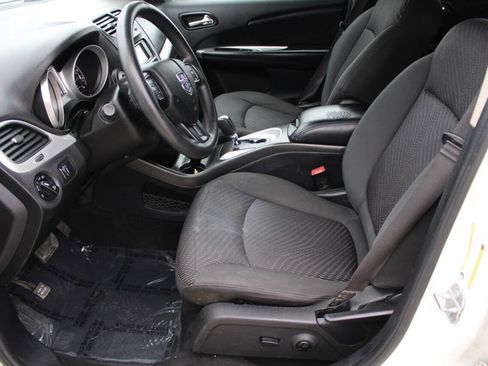 Used 2017 Dodge Journey SXT w/ Comfort/Convenience Group FWD image 13