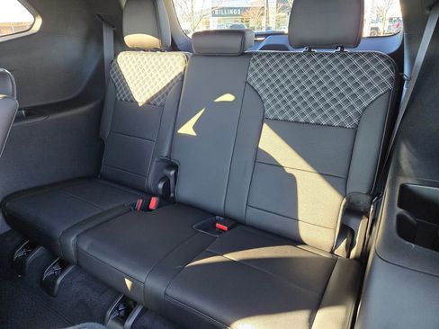 Used 2025 GMC Acadia Denali image 6