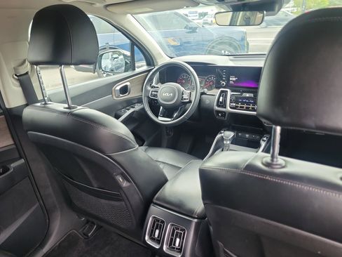 Certified 2023 Kia Sorento X-Line EX AWD/4WD image 13