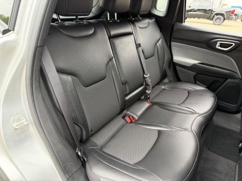 Used 2024 Jeep Compass Latitude AWD/4WD image 19