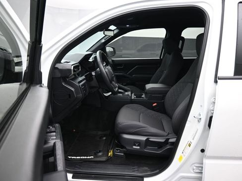 Used 2025 Toyota Tacoma SR image 11
