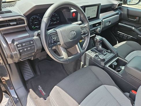Certified 2025 Toyota 4Runner TRD Off-Road AWD/4WD image 10