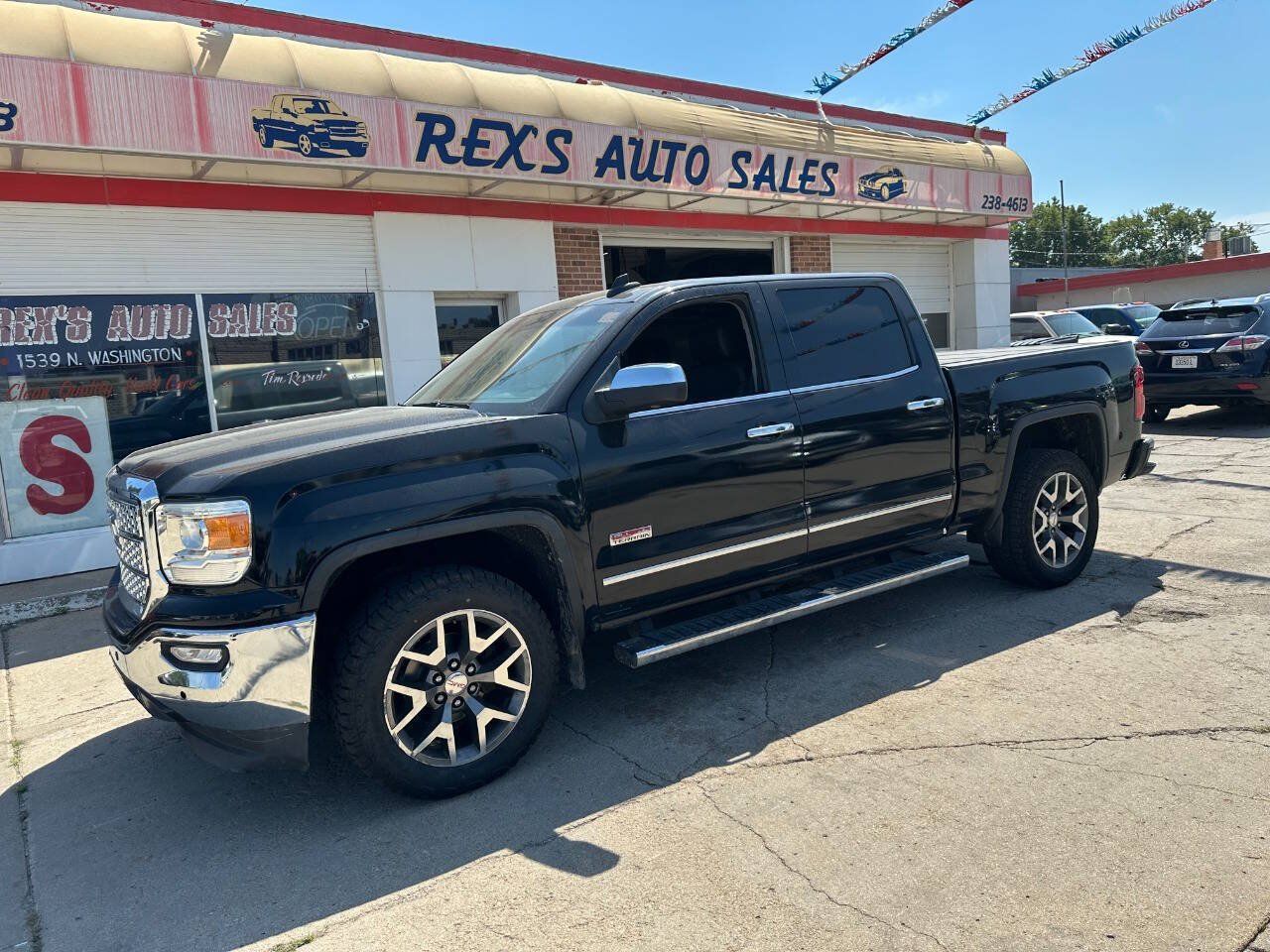 Used 2016 GMC Sierra 1500 SLT w/ All-Terrain Package AWD/4WD image 2