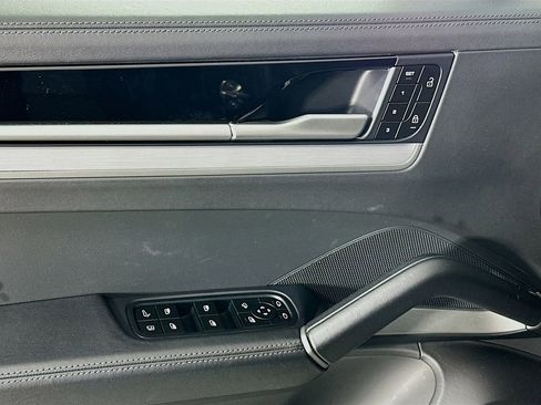 Used 2024 Porsche Cayenne image 20