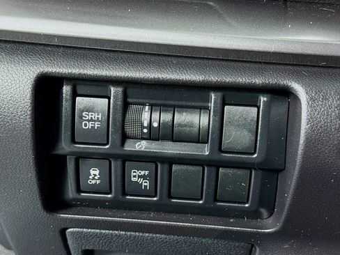 Used 2018 Subaru Impreza 2.0i Limited image 14