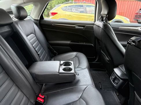 Used 2014 Ford Fusion SE w/ Equipment Group 202A FWD image 11