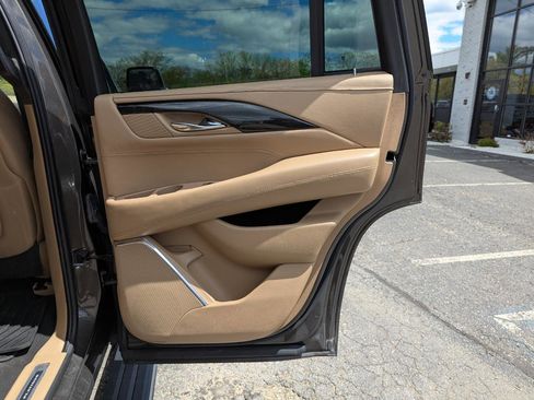 Used 2020 Cadillac Escalade Platinum AWD/4WD image 37