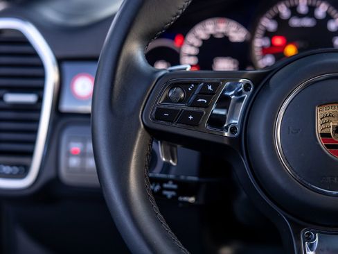 Certified 2023 Porsche Cayenne Turbo AWD/4WD image 49