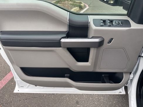 Used 2019 Ford F250 XLT w/ Camper Package image 16