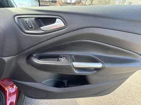 Used 2019 Ford Escape SE image 20