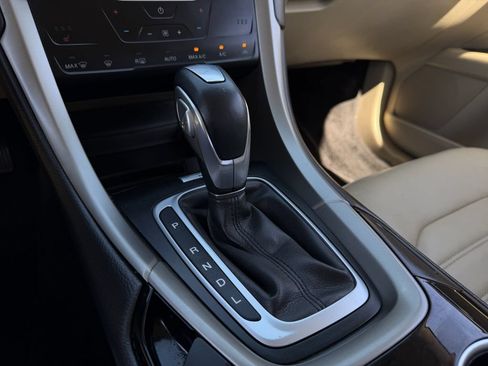 Used 2013 Ford Fusion SE FWD image 20
