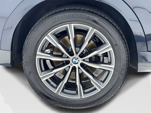 Used 2022 BMW X6 xDrive40i w/ M Sport Package image 52