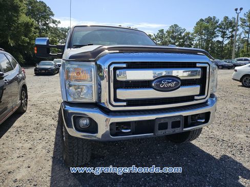 Used 2015 Ford F250 XLT w/ XLT Premium Package AWD/4WD image 4