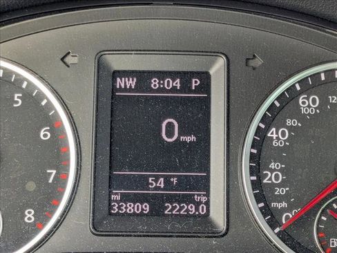 Used 2016 Volkswagen Tiguan SE image 10