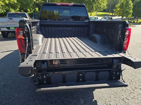 New 2025 GMC Sierra 2500 SLT w/ SLT Premium Package image 12